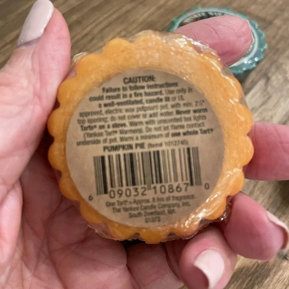 Lot of 4 YANKEE CANDLE Wax Potpourri TARTS NEW Retired Holiday Scents Fragrance - Picture 6 of 7
